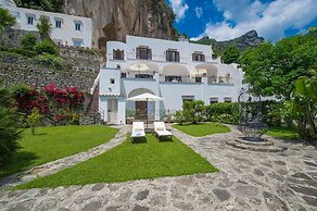 Villa Solenne by Elite Villas