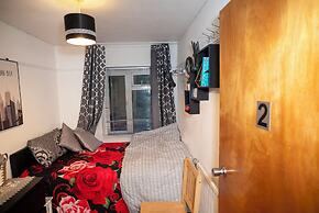Room-charming London Guest Room With Gar