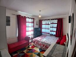 Room-charming London Guest Room With Gar