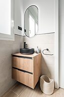 Arturo Soria Stays by Charming