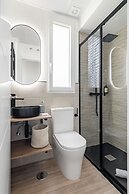 Arturo Soria Stays by Charming