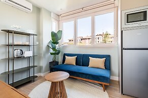 Arturo Soria Stays by Charming