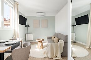 Arturo Soria Stays by Charming