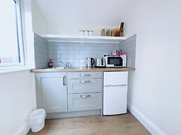 Refurb Private Suite - Wimbledon & Airport Access