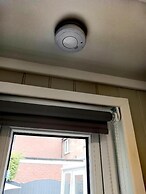 2-bedroom Guesthouse in Derby City, Parking, Wi-fi