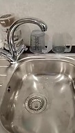 2-bedroom Guesthouse in Derby City, Parking, Wi-fi