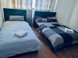 Fountain House-sleeps 5-central Dagenham-parking