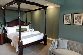 Lewtrenchard Manor
