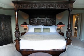 Lewtrenchard Manor