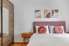 Arco - 2-BR Apt in the Heart of Athens