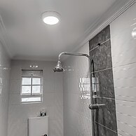 Jacaranda Luxury Suites