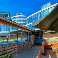 Jacaranda Luxury Suites