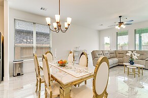 Patio & Pool Access: Family Home in Tomball