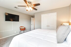 10 Mi to Dtwn Austin: Family Home w/ Communal Pool