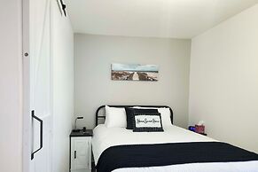 2 Mi to Beach: Hideaway w/ Shared Pool in St Pete!