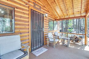 1 Mi to Rainbow Lake: Forest-view Sanctuary!
