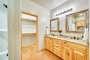 Walk to Restaurants: Hot Tub Haven in Broken Bow!