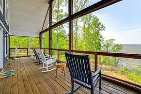 Game Room & Screened Porch: Kentucky Lake Retreat!