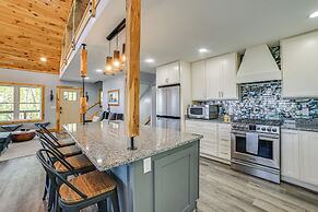 Game Room & Screened Porch: Kentucky Lake Retreat!