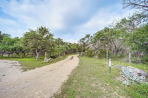8 Mi to Dtwn Wimberley: Cabin Retreat on 5 Acres!