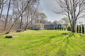 Near Beach & Downtown: York Cottage w/ Yard!