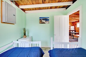 Near Beach & Downtown: York Cottage w/ Yard!