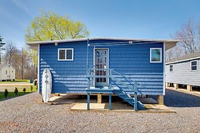 Near Beach & Downtown: York Cottage w/ Yard!
