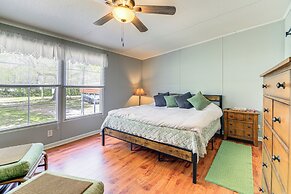 Walk to Hadnot Creek: Coastal Escape w/ Yard