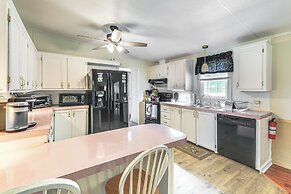 Walk to Hadnot Creek: Coastal Escape w/ Yard