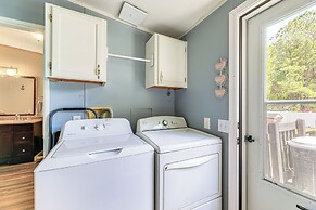 Walk to Hadnot Creek: Coastal Escape w/ Yard