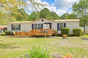 Walk to Hadnot Creek: Coastal Escape w/ Yard
