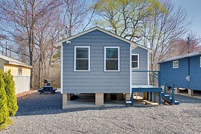 Walk to Long Sands Beach: Cottage w/ Fire Pits!