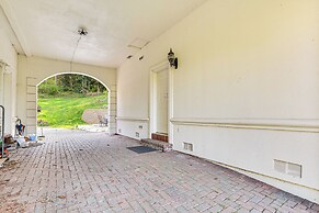 Hike & Explore: Guest Suite w/ Deck in Issaquah