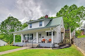 Walk to Dtwn Greensburg: Charming Unit w/ Deck!