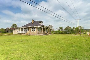 6 Mi to Rabbit Hash: Rural Home w/ 2 Porches