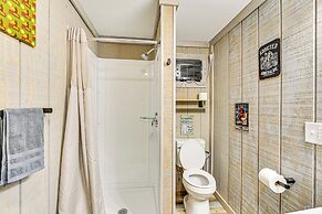 Secluded on 10 Acres: Livingston Getaway w/ Sauna!