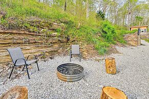 Secluded on 10 Acres: Livingston Getaway w/ Sauna!