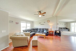 1 Mi to Lake: Getaway w/ Patio in Coulee City!