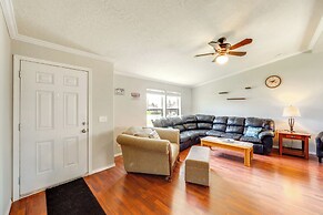 1 Mi to Lake: Getaway w/ Patio in Coulee City!