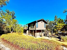 Modern Yosemite Cabin, 15min Bass Lake, Sleeps 8