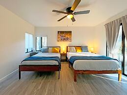 Modern Yosemite Cabin, 15min Bass Lake, Sleeps 8