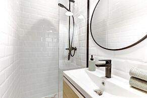 Chic 1BR by Eiffel Tower & Champ de Mars