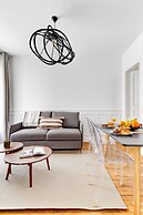 Chic 1BR by Eiffel Tower & Champ de Mars