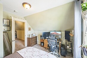 Stylish 2-story Home - Perfect Denver Location 2 Bedroom Home