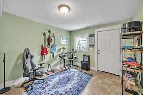 Stylish 2-story Home - Perfect Denver Location 2 Bedroom Home