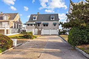 Sutton Cottage 5 Bedroom Home