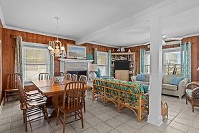 Pollock Cottage 6 Bedroom Home