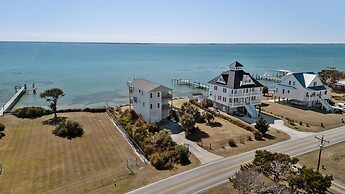 Dolphin Watch 3 Bedroom Home