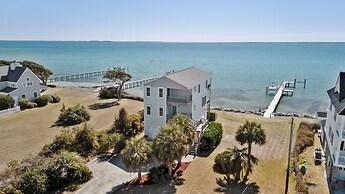 Dolphin Watch 3 Bedroom Home