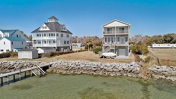 Dolphin Watch 3 Bedroom Home